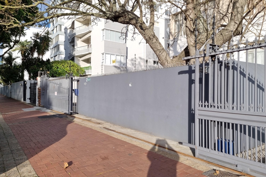 2 Bedroom Property for Sale in Green Point Western Cape